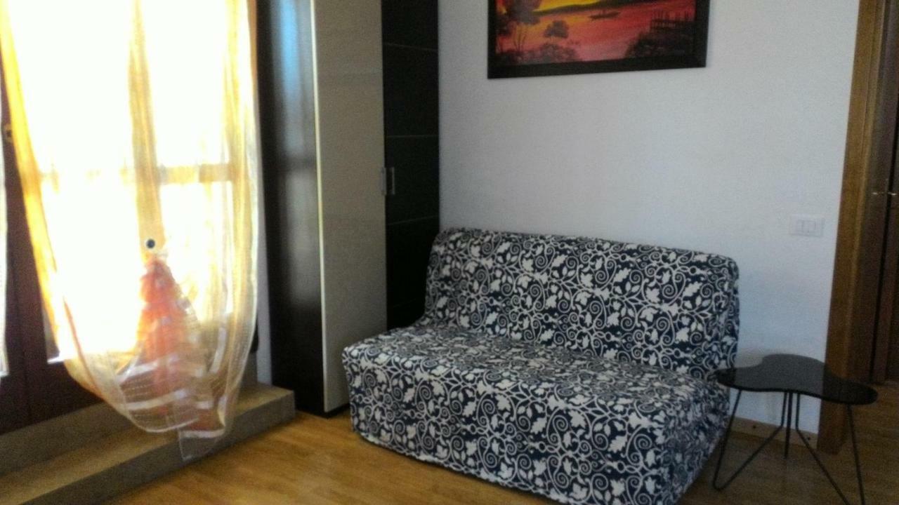 Roxy'S House Apartamento Saronno Exterior foto